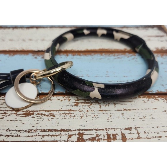 CAMO Wristlet Key Ring Bracelet Round Oversized Keychain Holder Tassel - Picture 5 of 9